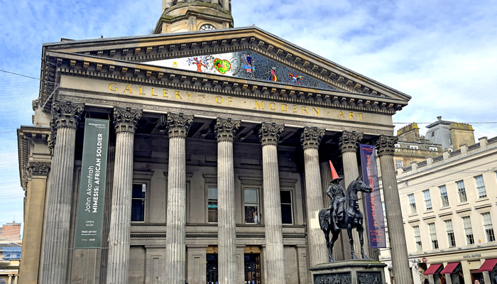 Photograph showing the exterior and front entrance to the Gallery of Modern Art